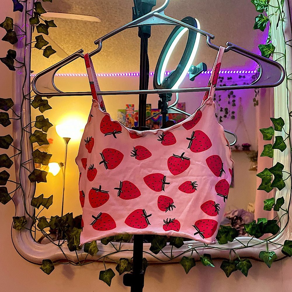 SHEIN Girls Strawberry Tank Top